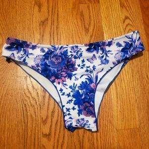 Cheeky runched bikini bottom floral print Small